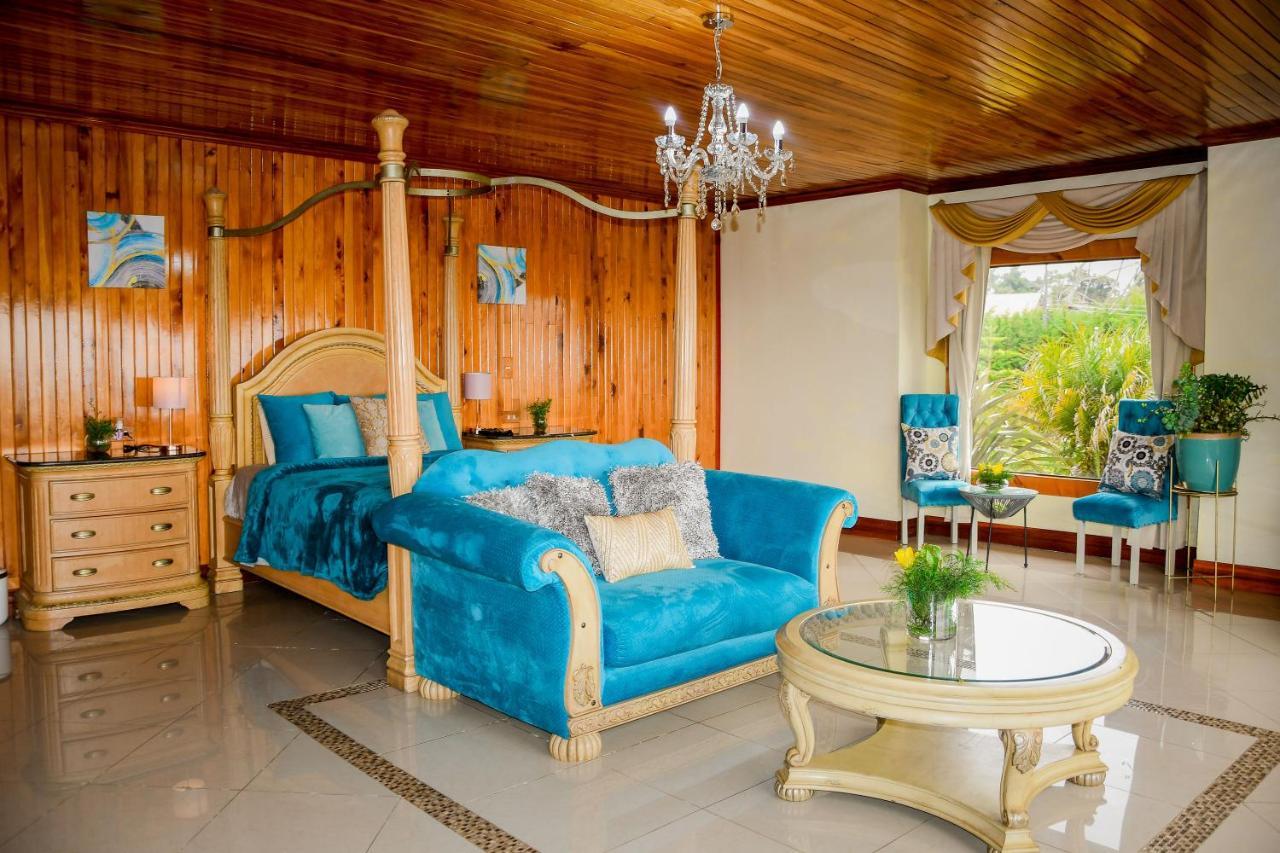Bed and Breakfast Poas Paradise à Poasito Extérieur photo