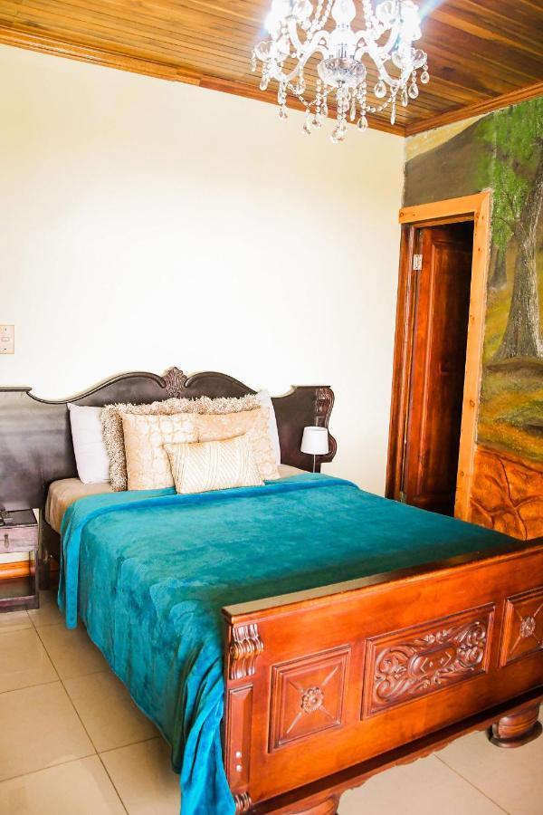 Bed and Breakfast Poas Paradise à Poasito Extérieur photo