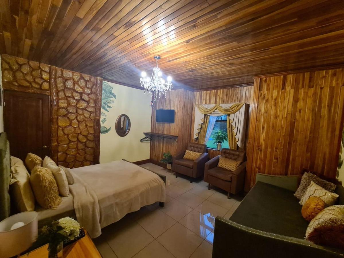 Bed and Breakfast Poas Paradise à Poasito Extérieur photo